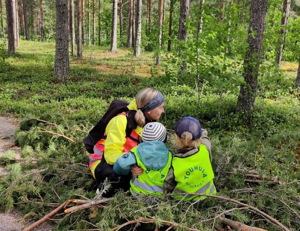 Varhaiskasvatuksen opettaja Tarja Pantsar Touhula Murrosta Tyrnävältä on suorittanut Syklin ympäristökasvattajan tutkinnon.