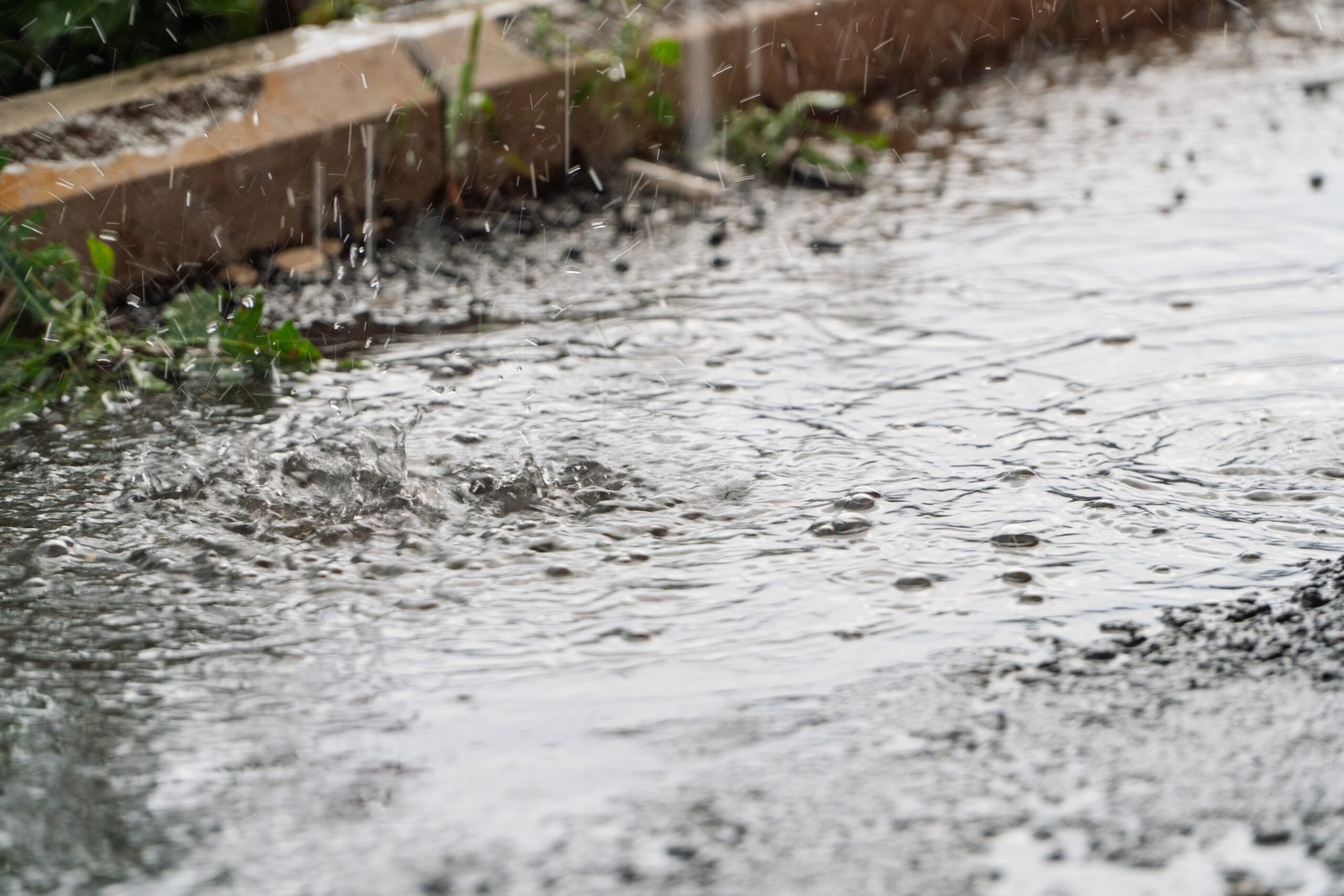 Vuoto- ja hulevesien hallinta sekä kustannusvaikutusten selvittäminen vesihuoltolaitosten yhteistyönä (VUOKU) 